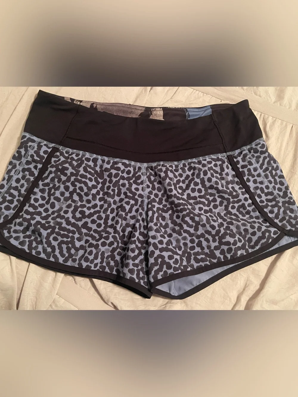 Lululemon Run Time Shorts Ace Spot Lullaby Black Blue Cheetah 4” Size 4